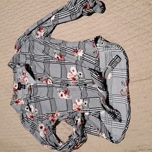 Houndstooth chevron Button down floral top from Rue21 xl Tie front
